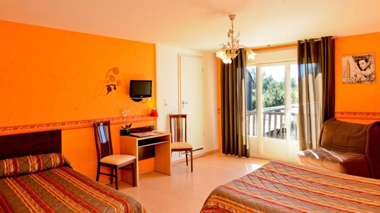 Logis Hôtel l'Amandier Morlaas Buitenkant foto